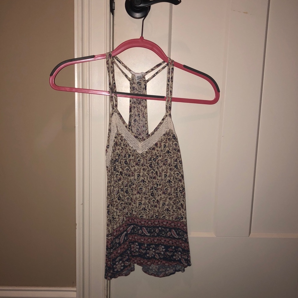 CLEARANCE // flowery patterned tank top